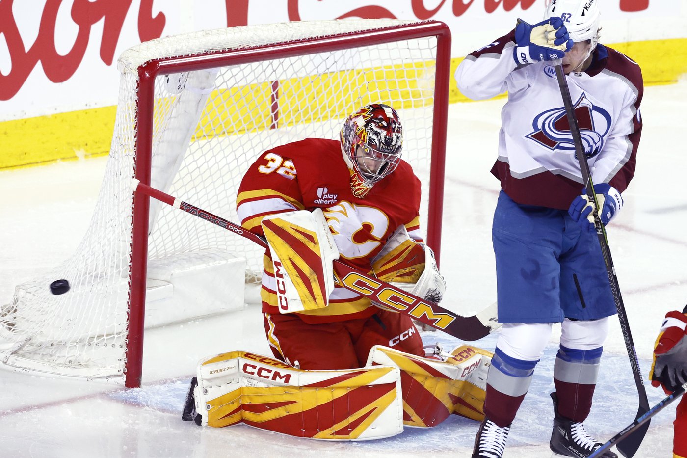 League-leading Avalanche rally late to roll past Flames 3-1 | iNFOnews.ca League-leading Avalanche rally late to roll past Flames 3-1 | iNFOnews.ca