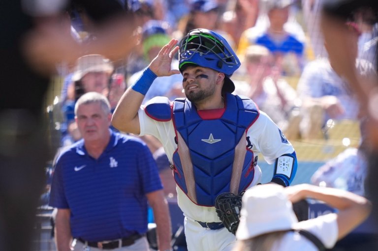 Dodgers' Eliézer Alfonzo makes MLB debut with sister, stepmother still missing in Venezuela quakes | iNFOnews.ca