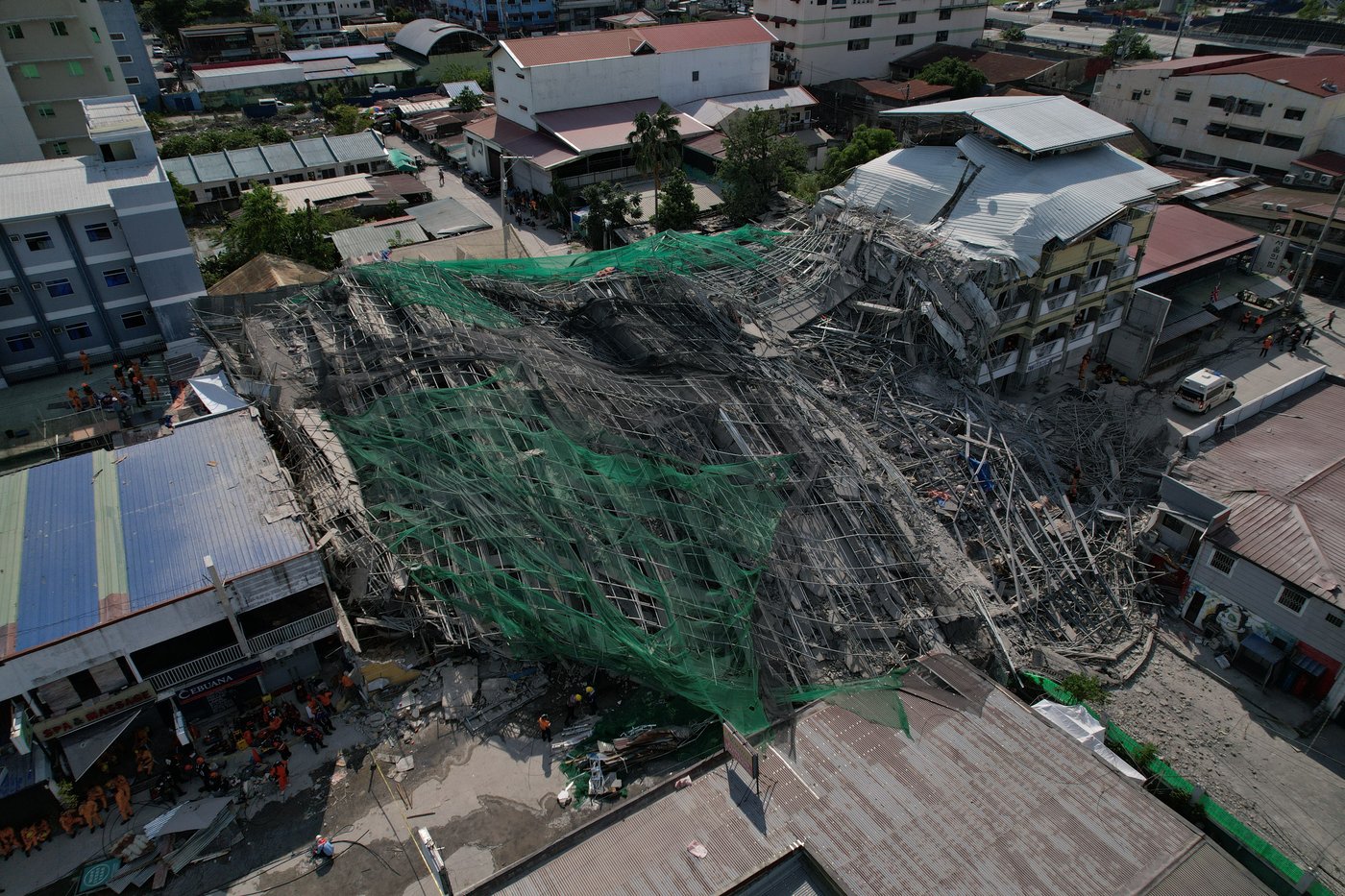 Building under construction in Philippines collapses, leaving 1 dead and 21 trapped | iNhome