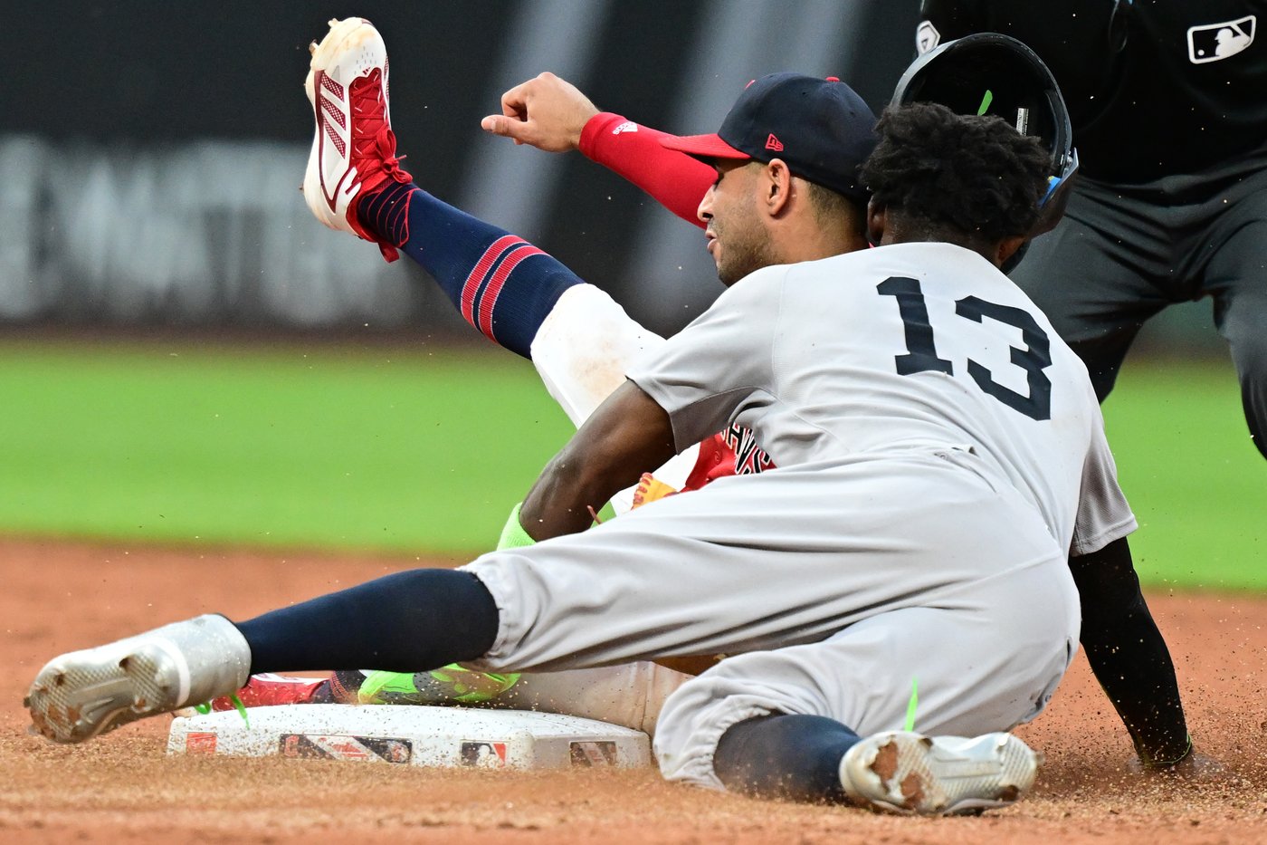 Cody Bellinger's 2-run single with bases loaded in 10th propels Yankees to 7-5 win over Guardians | iNFOnews.ca