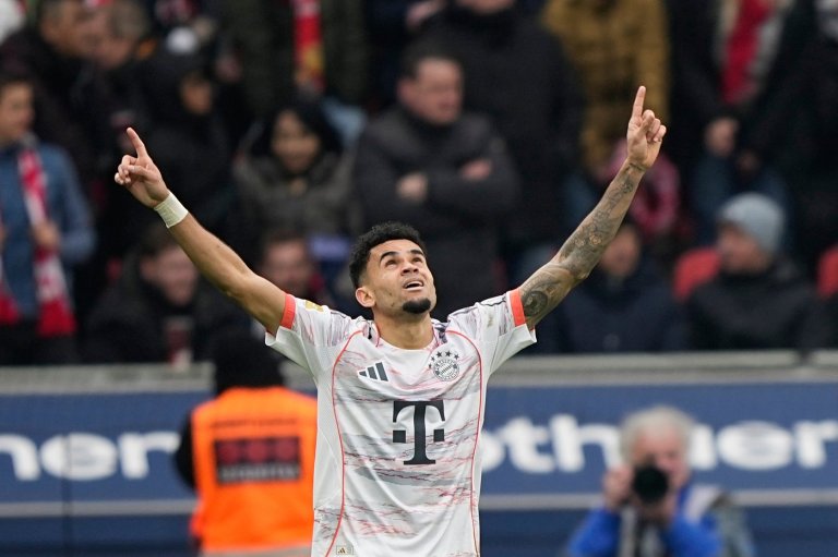 Bayern Munich held to 1-1 draw at Bayer Leverkusen after 2 red cards, Dortmund closes in | iNFOnews.ca