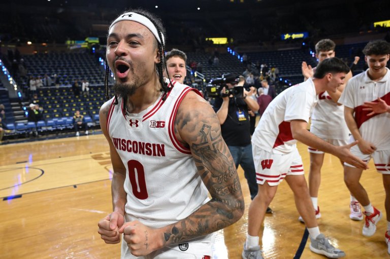 Wisconsin beats No. 2 Michigan 91-88 to give Wolverines their 1st loss of the season | iNFOnews.ca