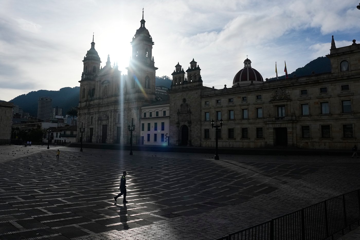 Colombians choose between an outsider and a progressive in a presidential runoff election, in photos | iNFOnews.ca