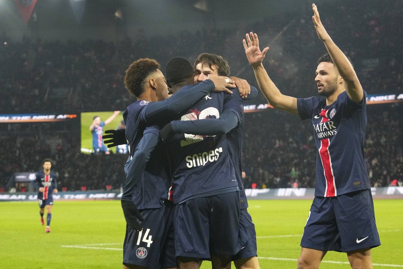 Kvaratskhelia sets up a goal on PSG debut but Ligue 1 leader draws with Reims | iNFOnews.ca Kvaratskhelia sets up a goal on PSG debut but Ligue 1 leader draws with Reims | iNFOnews.ca