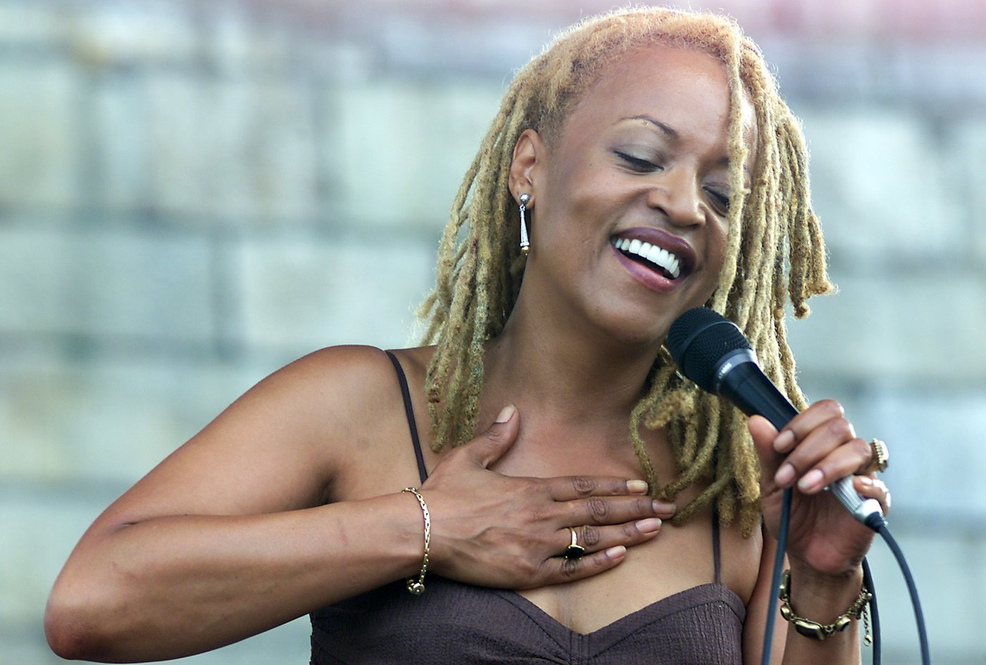 Cassandra Wilson, the 2-time Grammy Award-winning jazz singer, dies at 70 | iNFOnews.ca
