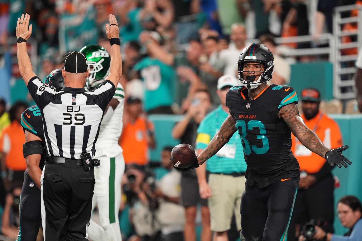Darren Waller scores twice for the Dolphins in his first NFL game in nearly 2 years | iNFOnews.ca Darren Waller scores twice for the Dolphins in his first NFL game in nearly 2 years | iNFOnews.ca