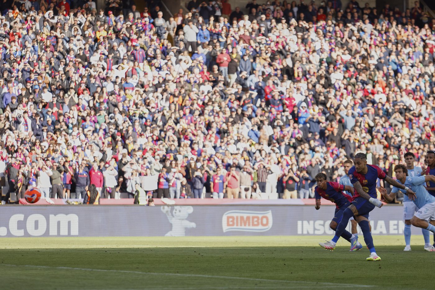 Raphinha leads Barcelona's thrilling 4-3 comeback over Celta in La Liga | iNFOnews.ca