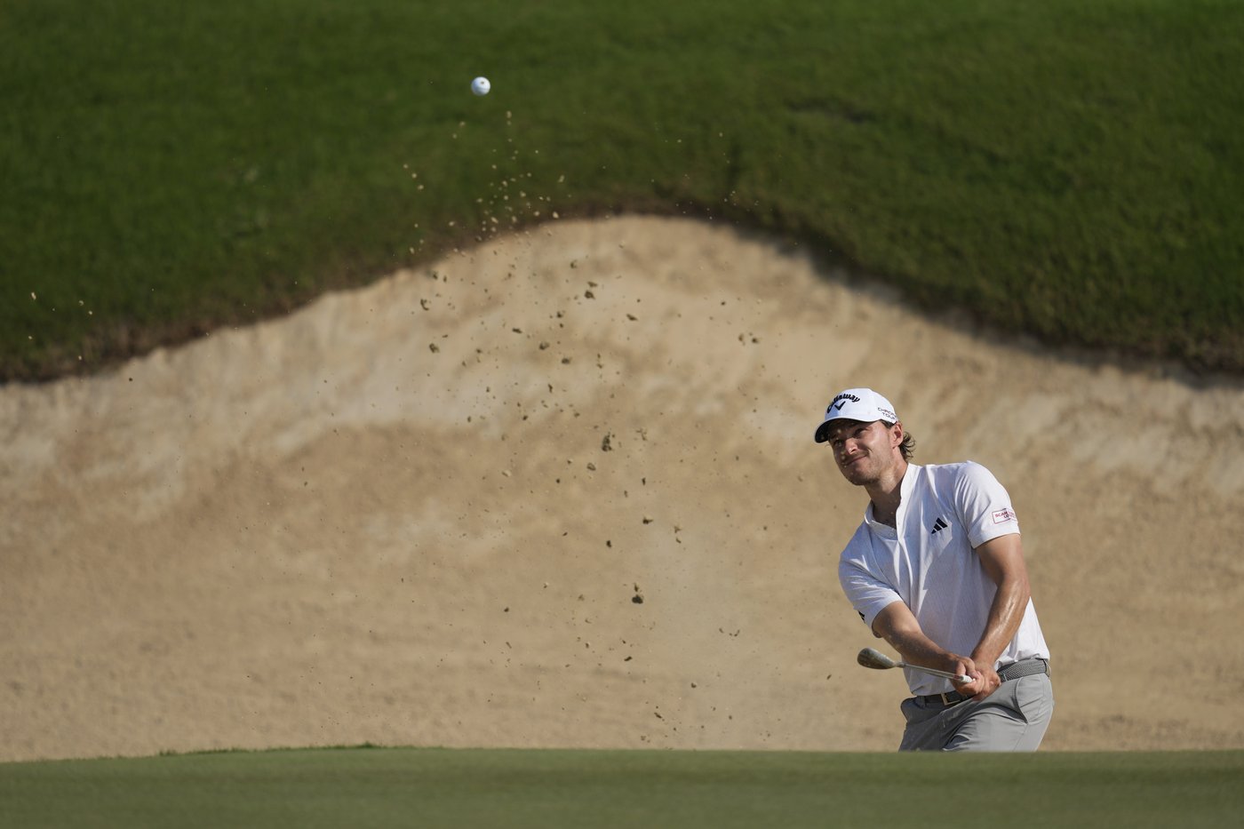 Paul Waring shoots 61 in Abu Dhabi to set 36-hole record on European tour with 19-under par | iNFOnews.ca