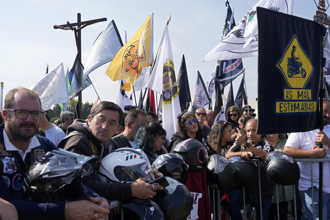 An estimated 180,000 motorcyclists converge at Portuguese shrine to have their helmets blessed. | iNFOnews.ca