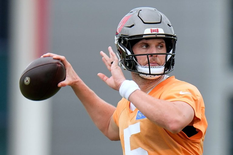 Buccaneers wide receiver Emeka Egbuka limps off vs Jets in joint practice, doesn't return | iNFOnews.ca