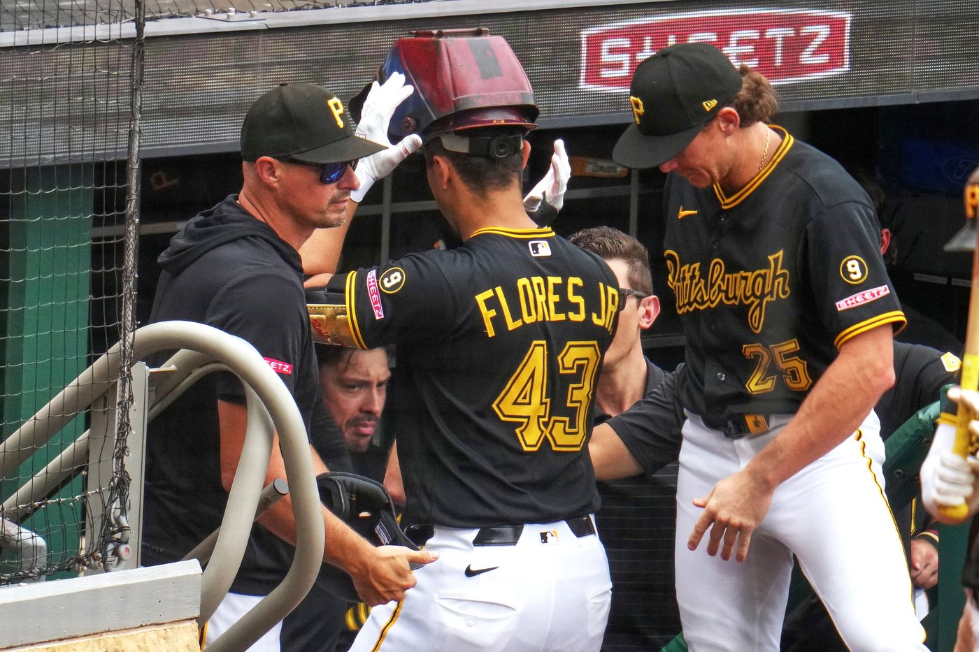 Lowe and Flores homer in the ninth off Jansen as the Pirates rally past Tigers 4-3 | iNFOnews.ca
