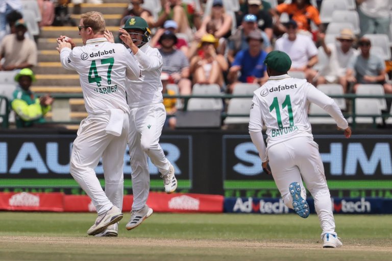 Australia collapses to 60-7 in pursuit of 288 as South Africa closes in on victory in 3rd test | iNFOnews.ca