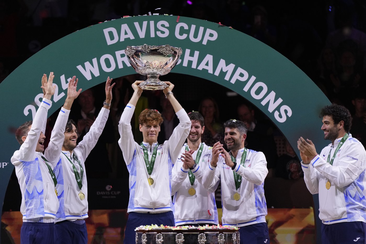 Jannik Sinner's 2024: 2 Slam Grand titles, a doping case and a Davis Cup title for Italy | iNFOnews.ca