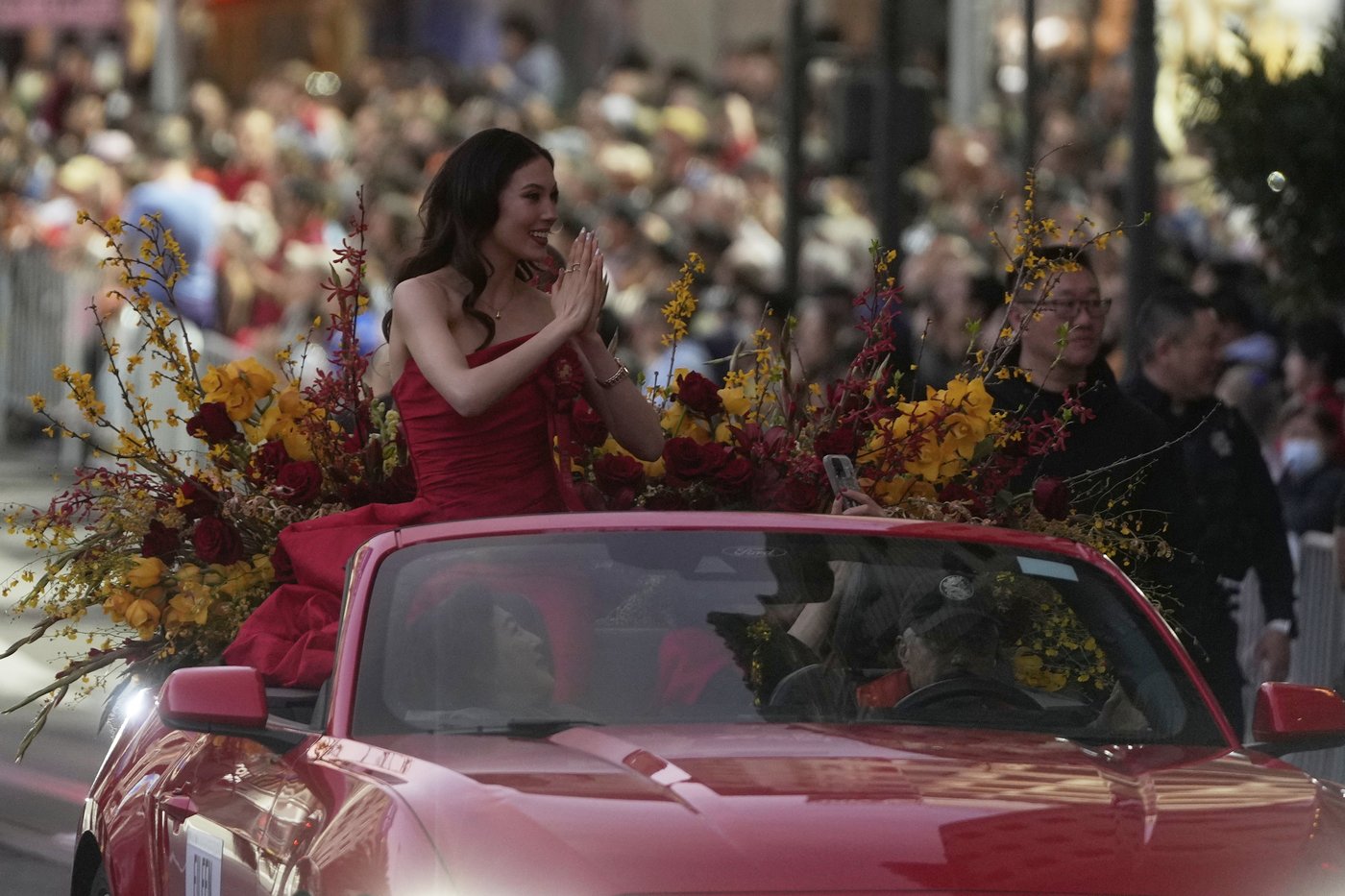 Olympian Eileen Gu heads up annual Chinese New Year parade in her native San Francisco | iNFOnews.ca Olympian Eileen Gu heads up annual Chinese New Year parade in her native San Francisco | iNFOnews.ca