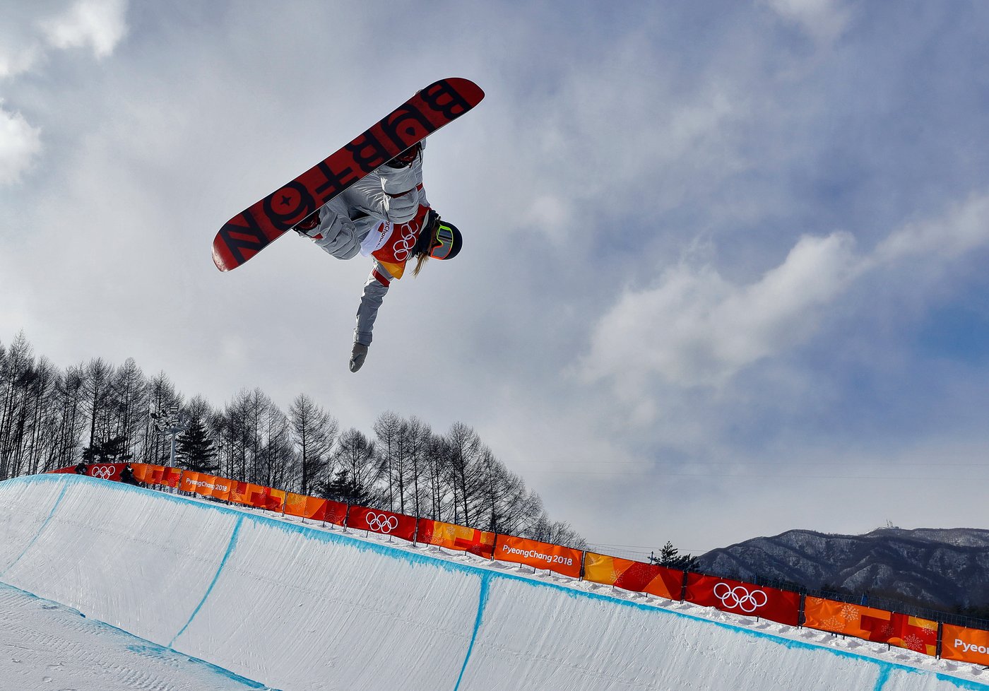 Chloe Kim rediscovers love for Olympics. Will an injury derail quest for a 3rd straight gold medal? | iNFOnews.ca