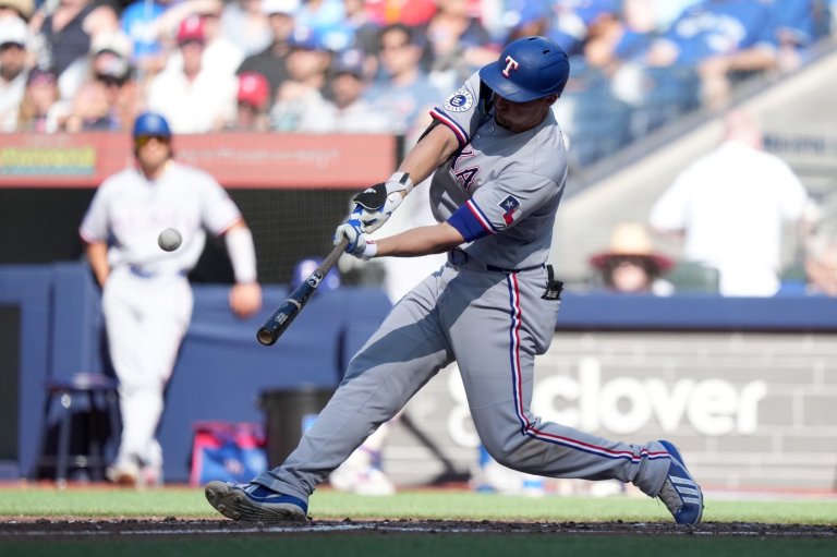 Blue Jays lose fifth straight since returning to .500 as Rangers roll to 7-4 win | iNFOnews.ca