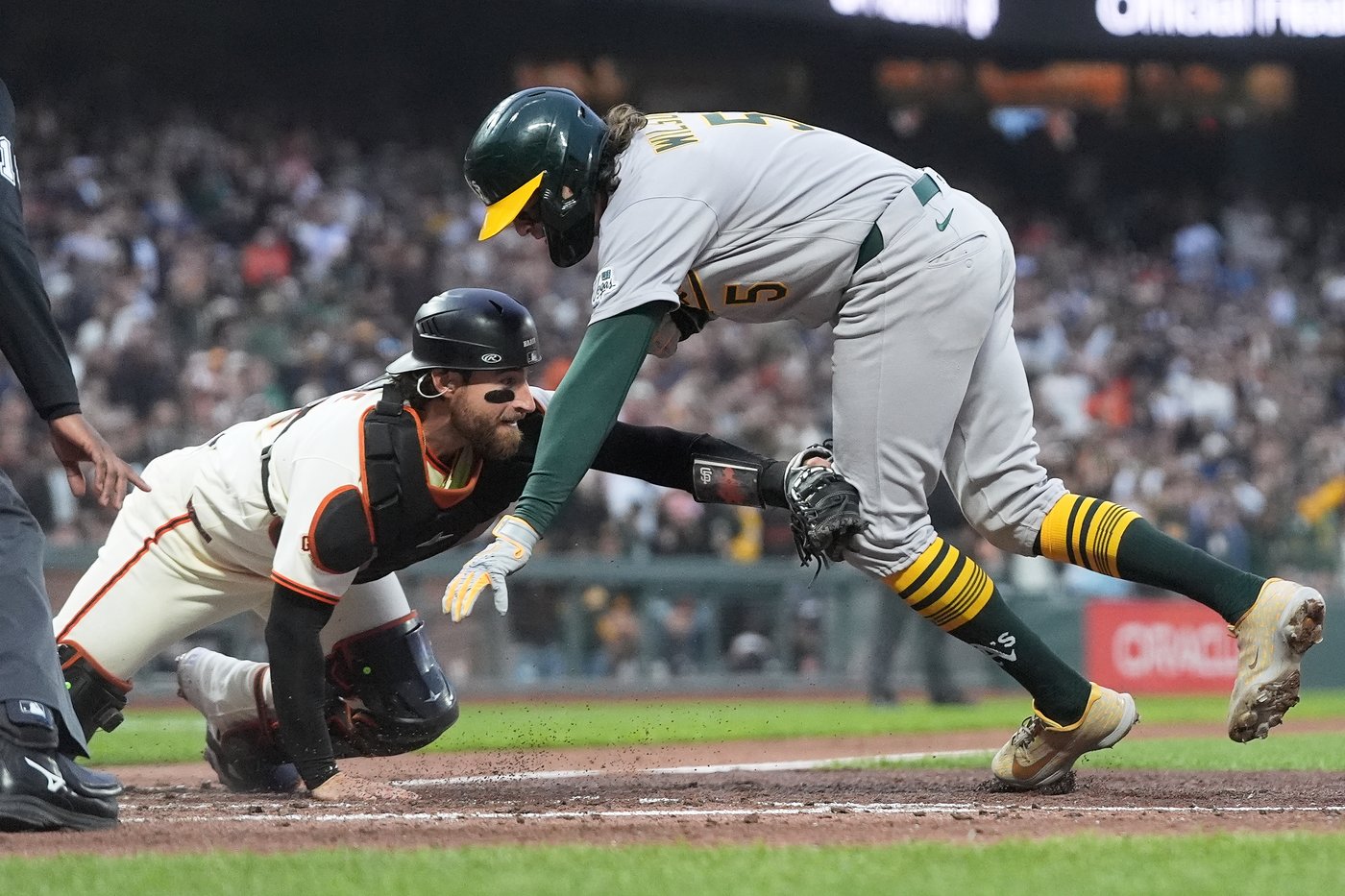 Devers, Bericoto homer in ninth inning, Giants rally past A's 2-1 | iNFOnews.ca