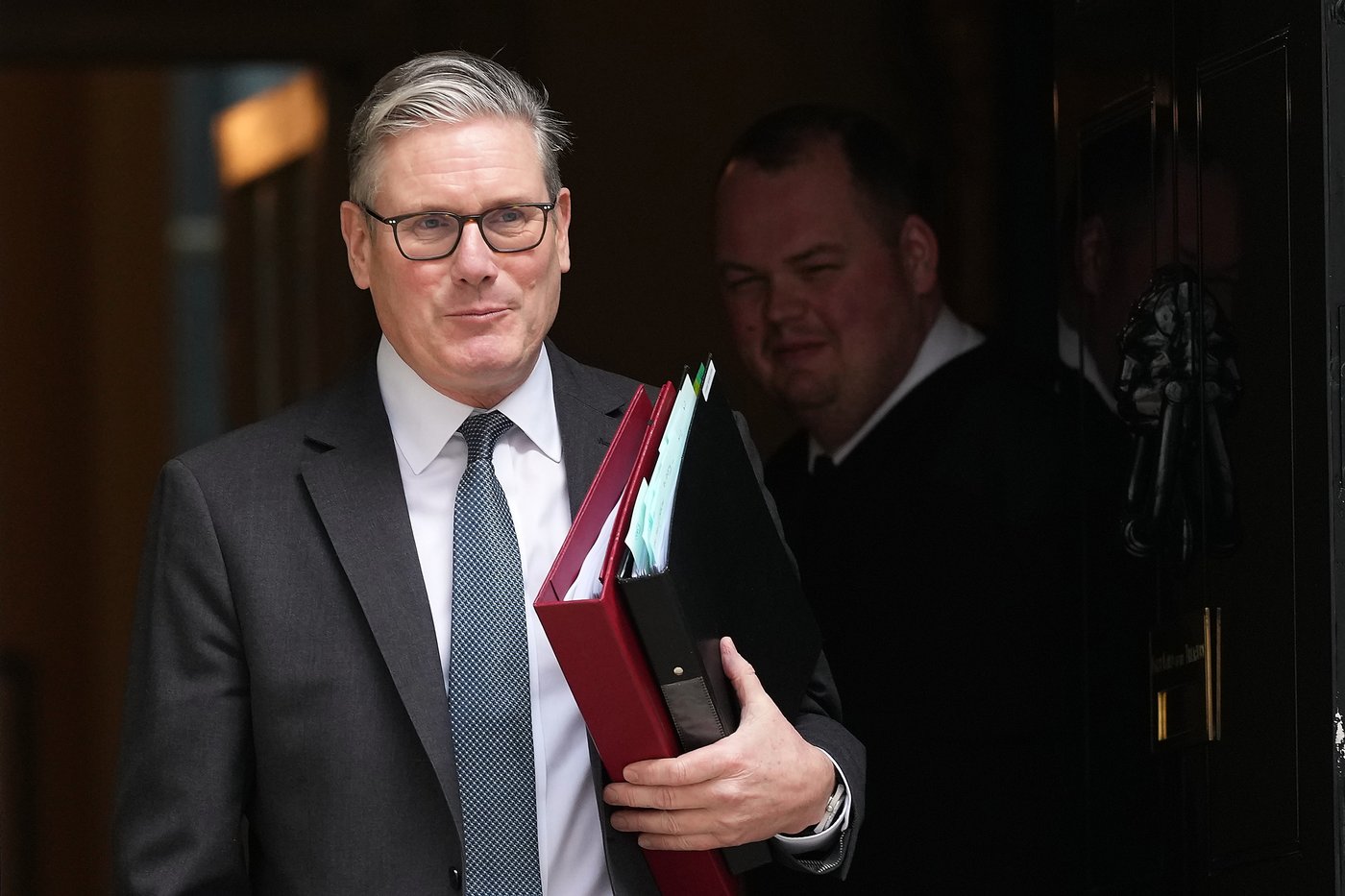 Files show British prime minister was warned of 'reputational risk' in appointing Mandelson | iNFOnews.ca