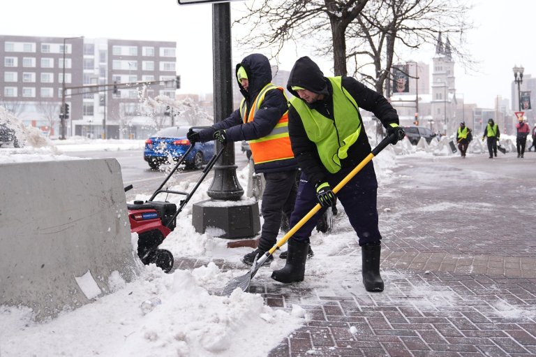 Severe storms pummel parts of US with snow and high winds and raise tornado threat | iNFOnews.ca