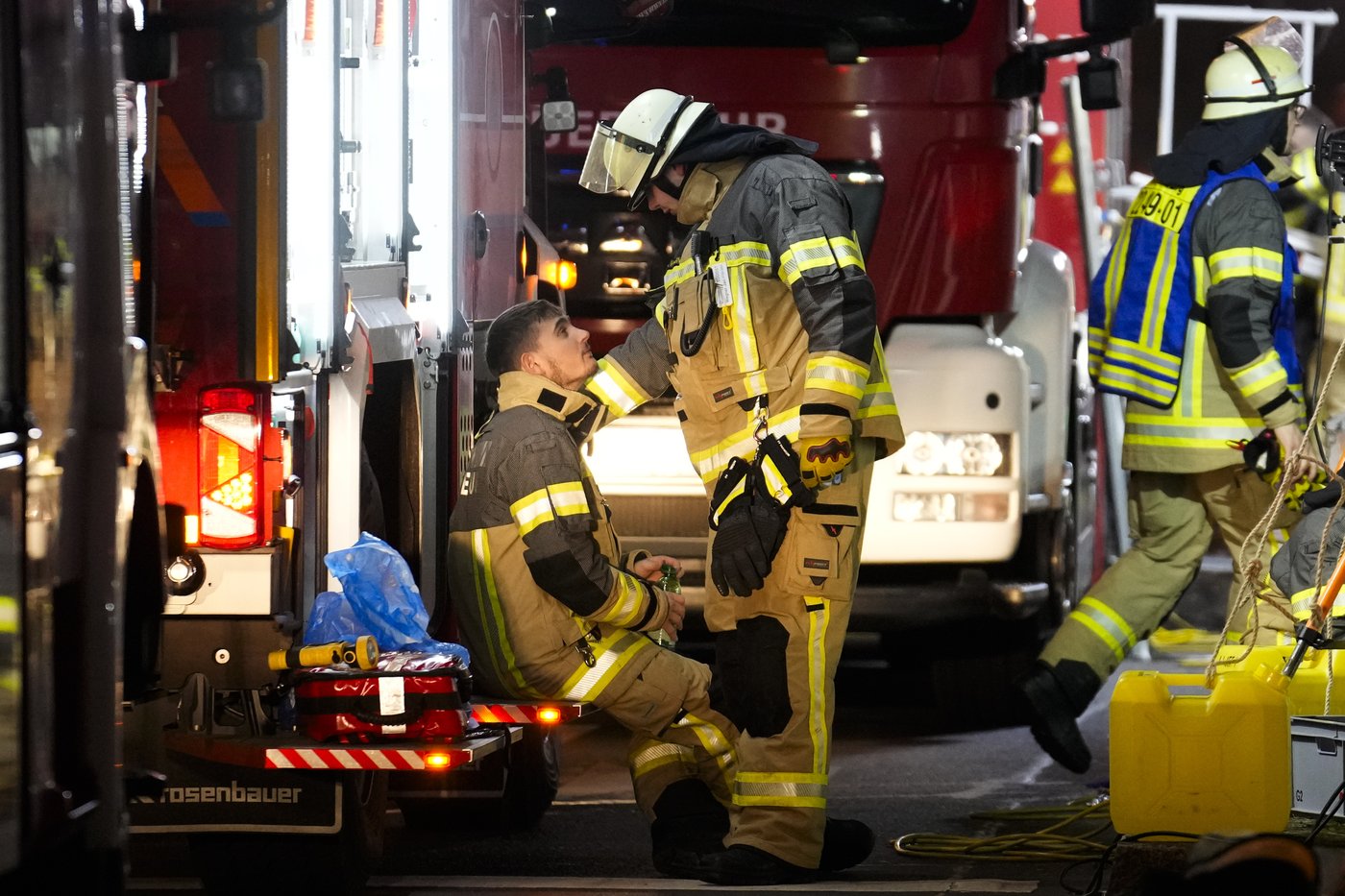 At least 2 dead and 60 hurt after a car drives into a German Christmas market in a suspected attack | iNFOnews.ca At least 2 dead and 60 hurt after a car drives into a German Christmas market in a suspected attack | iNFOnews.ca