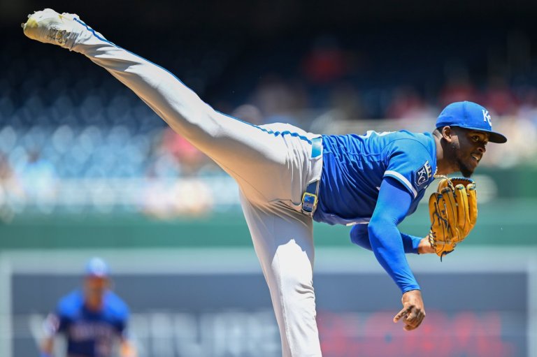 Avila rebounds, taking a shutout into the 6th as the Royals beat Washington 6-2 to avoid a sweep | iNFOnews.ca