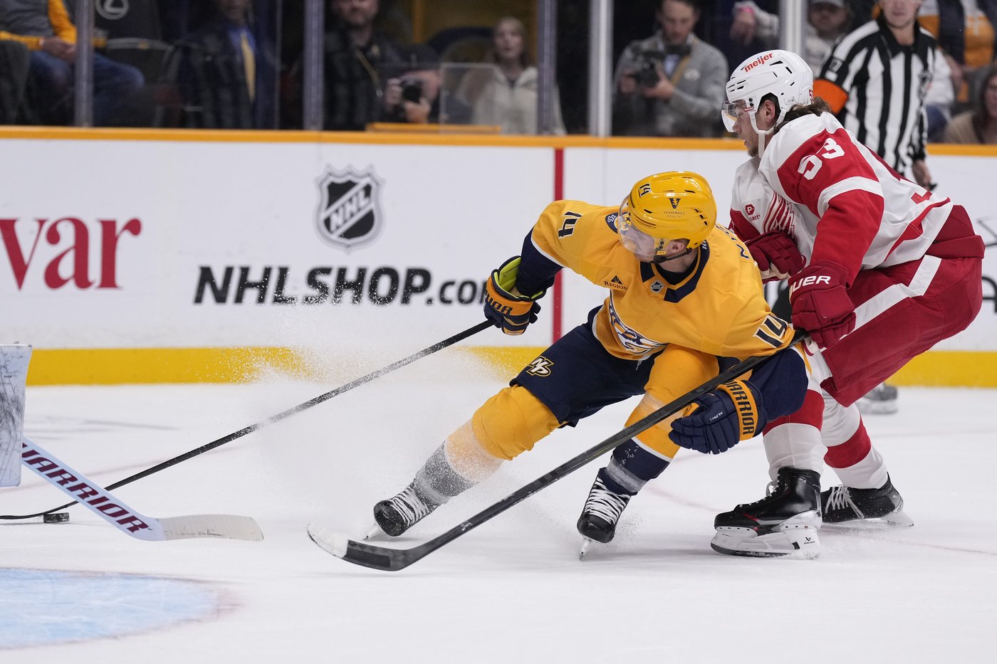 Copp's 2 goals lead Red Wings over reeling Predators 5-2 | iNFOnews.ca