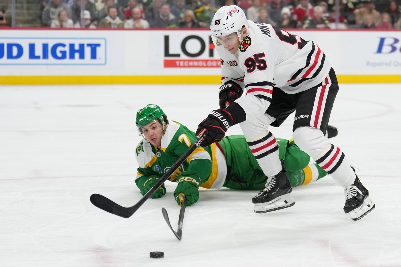 Kaprizov's shootout goal gives Wild 4-3 victory over Blackhawks | iNFOnews.ca