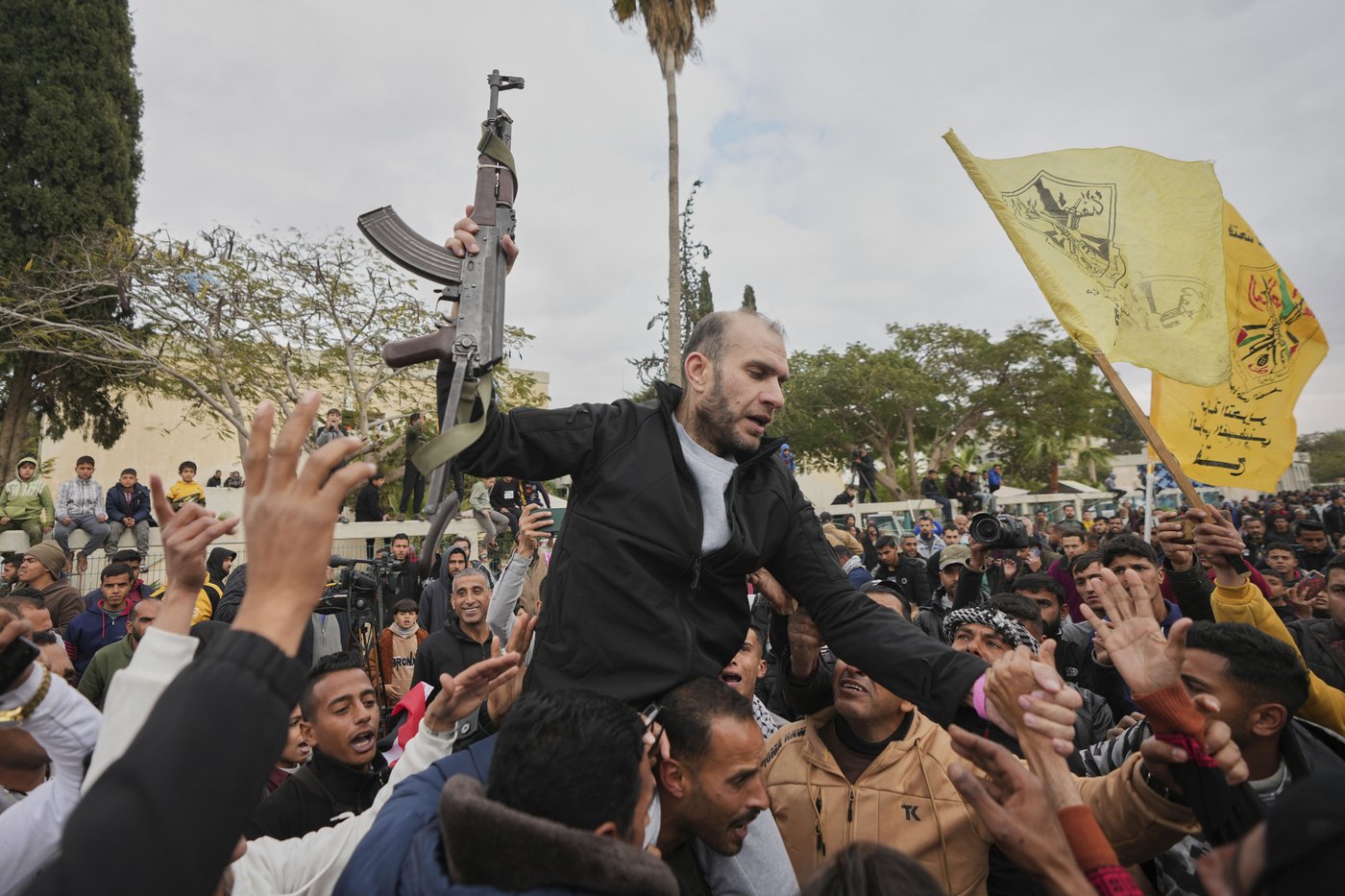 Hamas releases 3 frail-looking Israeli hostages for Palestinian prisoners under Gaza ceasefire | iNFOnews.ca Hamas releases 3 frail-looking Israeli hostages for Palestinian prisoners under Gaza ceasefire | iNFOnews.ca