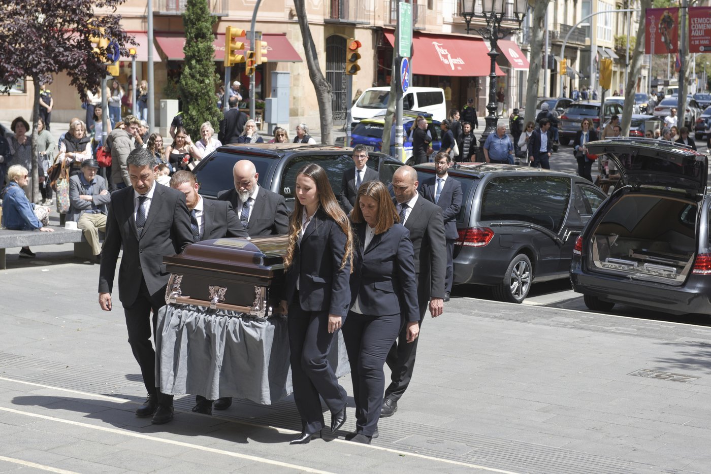 Hundreds mourn Spanish family killed in New York City helicopter crash | iNFOnews.ca Hundreds mourn Spanish family killed in New York City helicopter crash | iNFOnews.ca