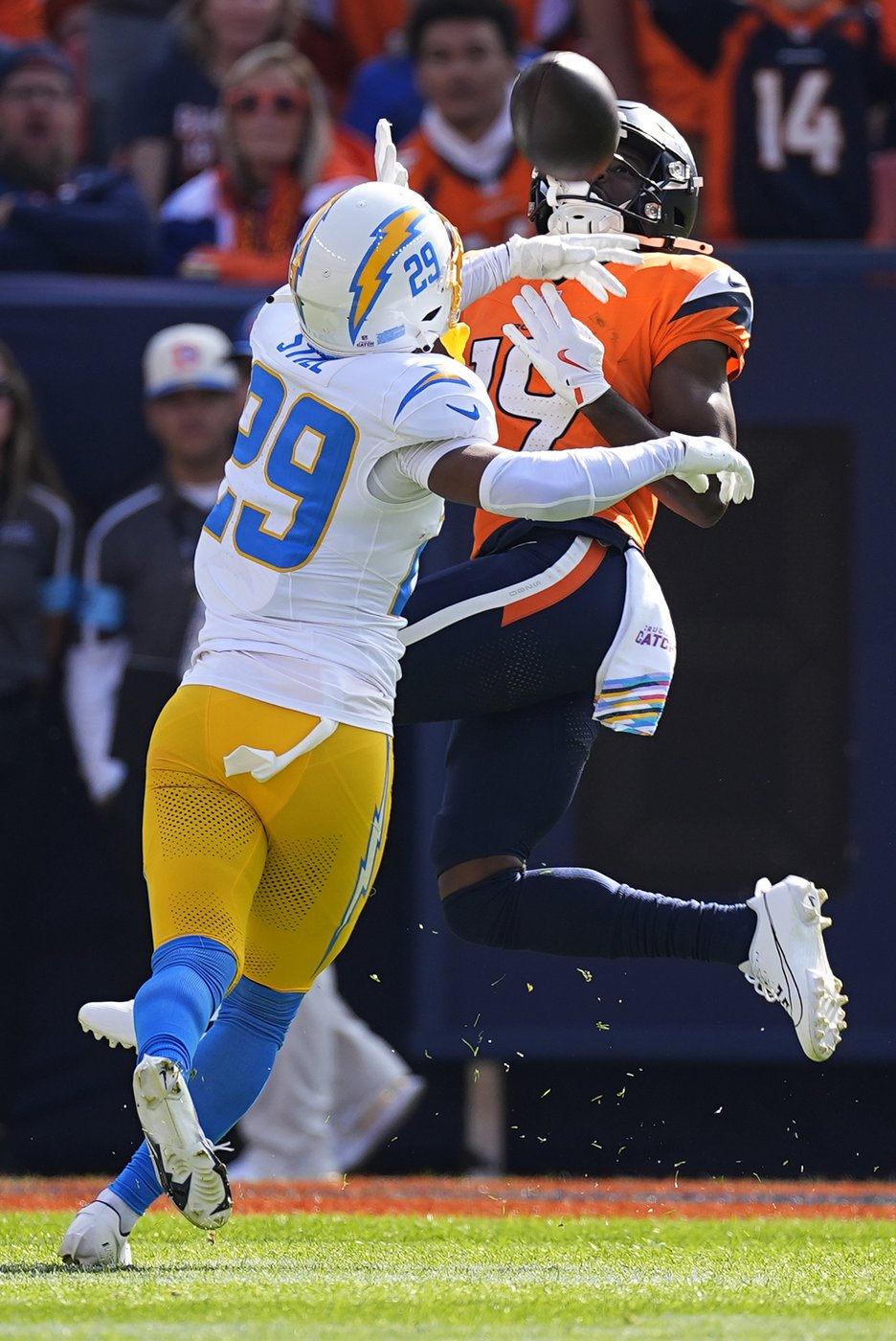 Chargers rookie cornerbacks Cam Hart and Tarheeb Still are making the most of their opportunities | iNFOnews.ca
