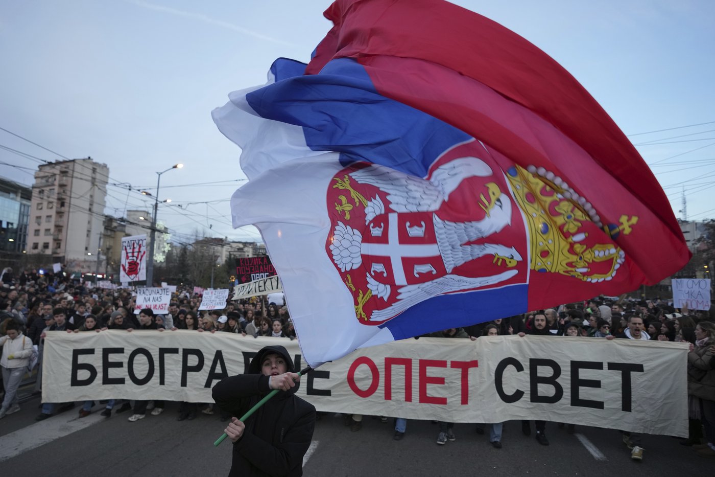 Thousands stream into Belgrade square to protest against populist Serbian president | iNFOnews.ca