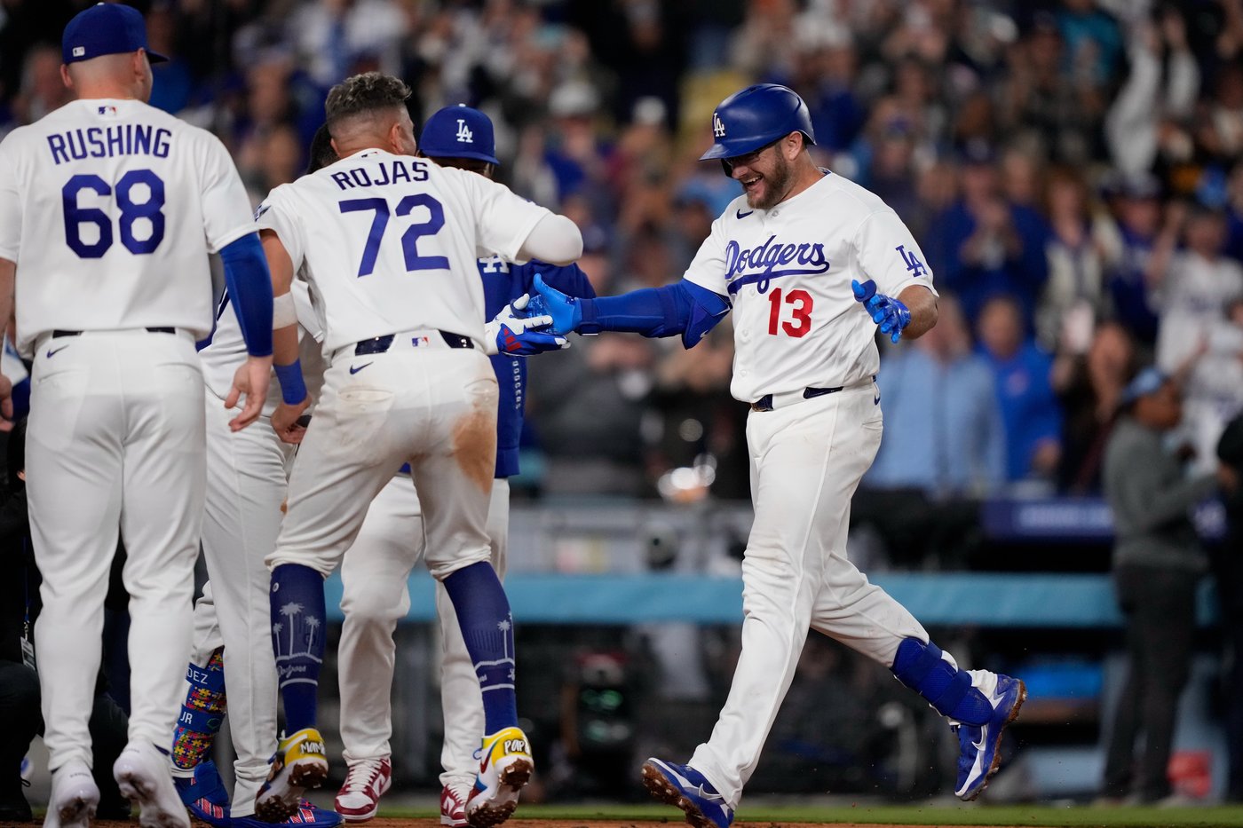 Max Muncy told Dave Roberts he was close. Then came 3 homers and a walk-off | iNFOnews.ca Max Muncy told Dave Roberts he was close. Then came 3 homers and a walk-off | iNFOnews.ca