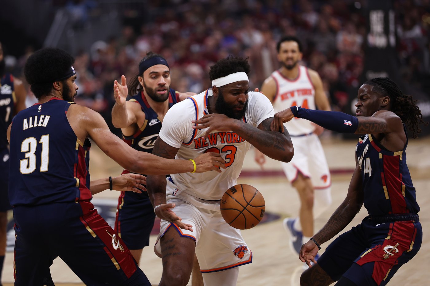 Knicks center Mitchell Robinson has a broken right pinkie finger, AP source says | iNFOnews.ca Knicks center Mitchell Robinson has a broken right pinkie finger, AP source says | iNFOnews.ca