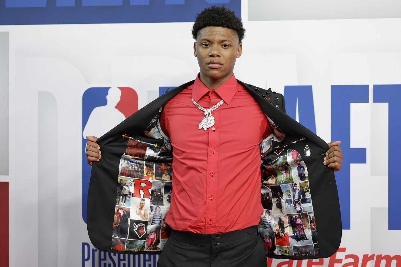 The Latest: Round 1 of the NBA draft closes with a run on traded picks | iNFOnews.ca
