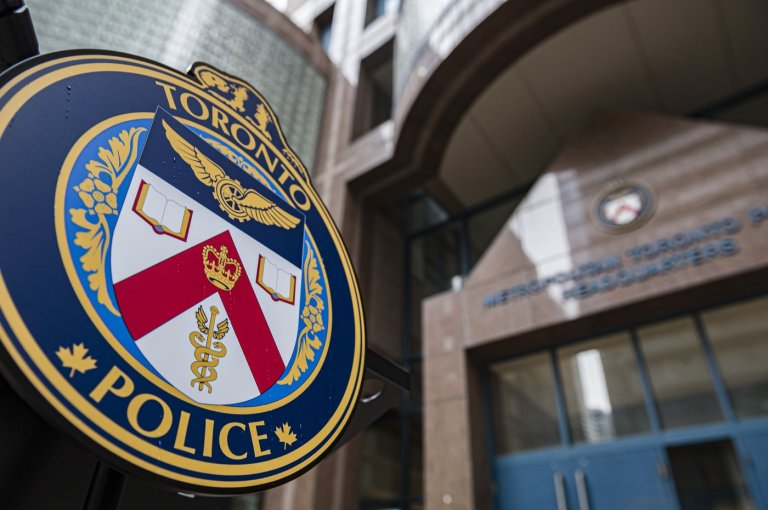 Seven Toronto cops charged in corruption, organized crime investigation: York police | iNFOnews.ca
