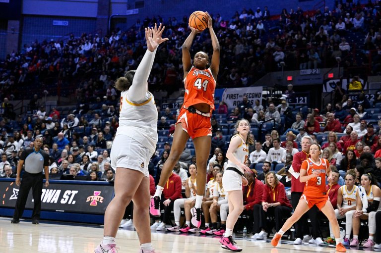 Izoje powers Syracuse past Iowa State to set up second-round March Madness meeting with UConn | iNFOnews.ca