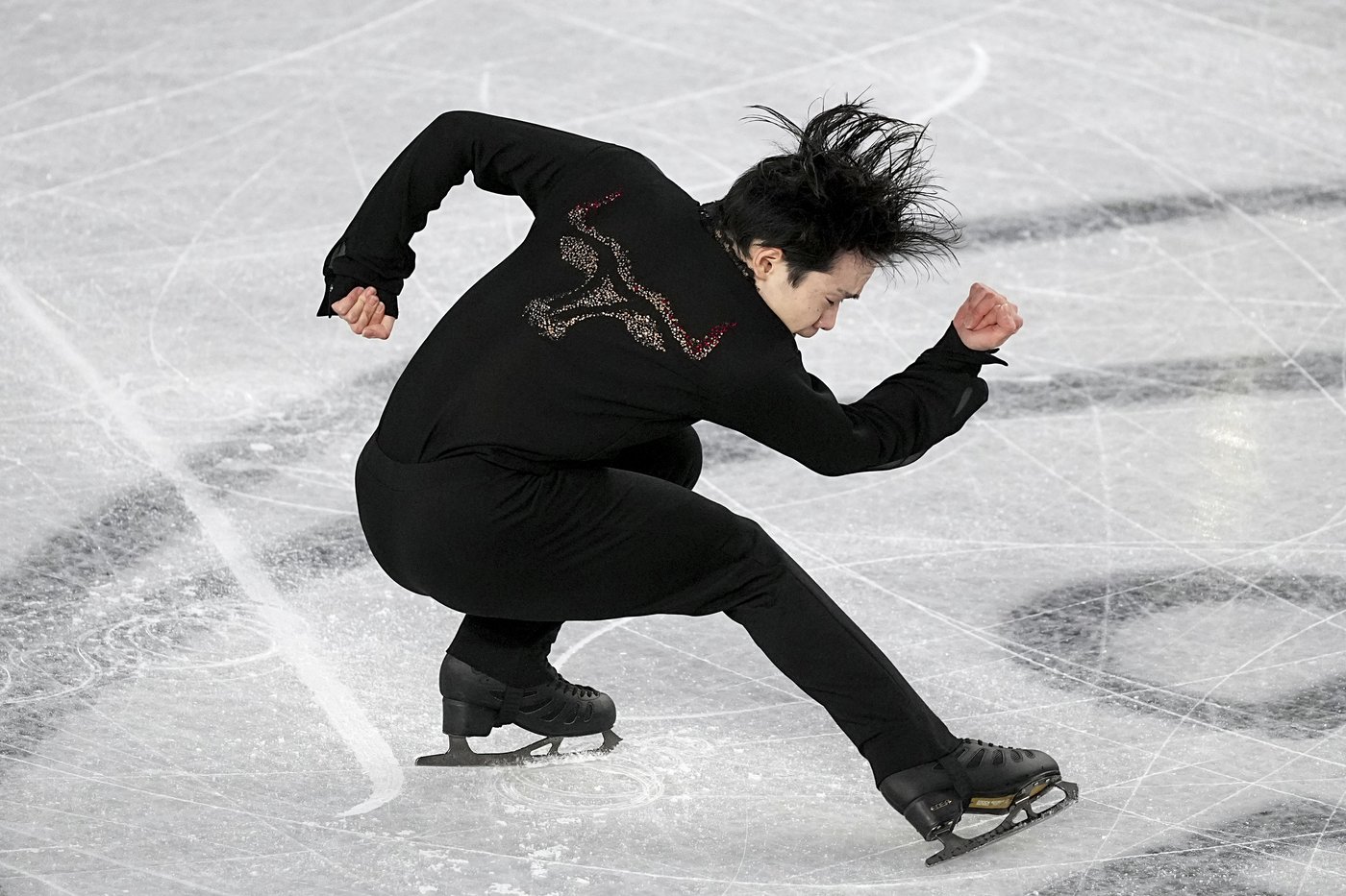 Malinin and Glenn win as US figure skaters take 3 gold medals at Grand Prix Final | iNFOnews.ca