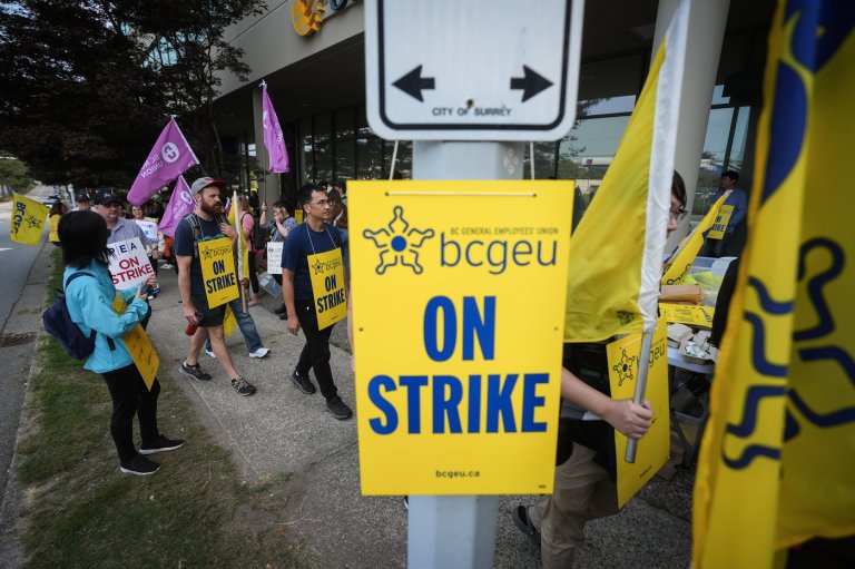 Union escalates B.C. public service job action, saying no improved offer in sight | iNFOnews.ca