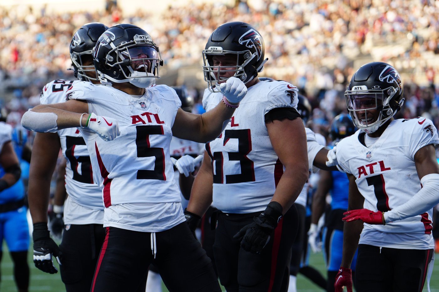 Bijan Robinson scores 2 TDs. Falcons beat Panthers 38-20 for 3rd straight victory vs. NFC South foe | iNFOnews.ca