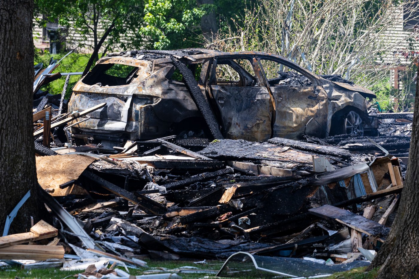 Michigan house explosion leaves 1 dead and another in critical condition | iNhome