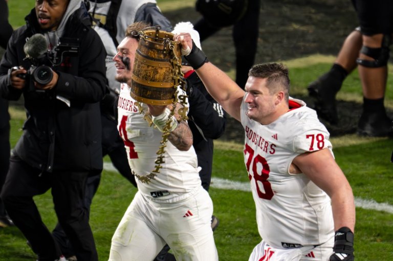 No. 2 Indiana pursuing bigger goals after retaining Old Oaken Bucket at Purdue | iNFOnews.ca