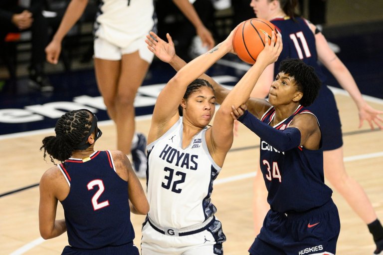 Sarah Strong, Azzi Fudd and top-ranked UConn roll past Georgetown 83-42 | iNFOnews.ca