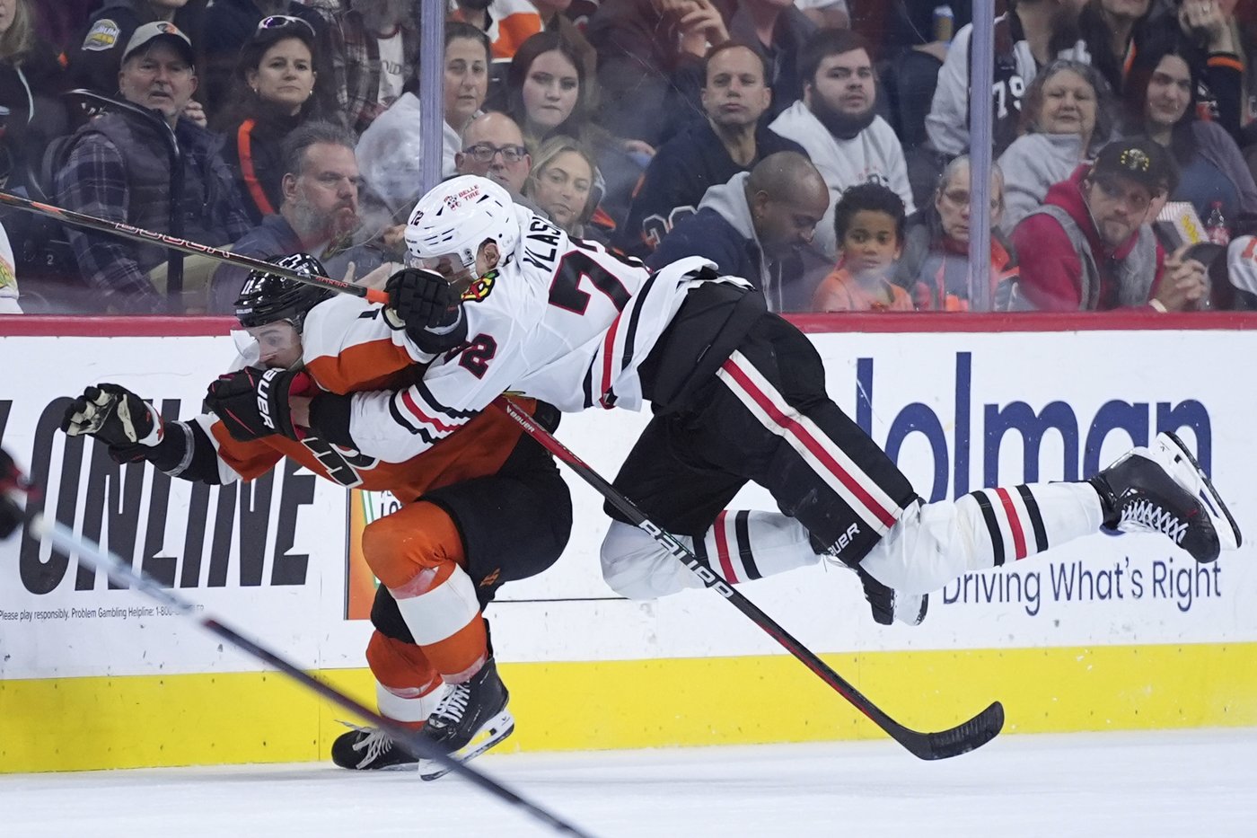 Michkov scores in overtime, Flyers rally to beat Blackhawks 3-2 | iNFOnews.ca