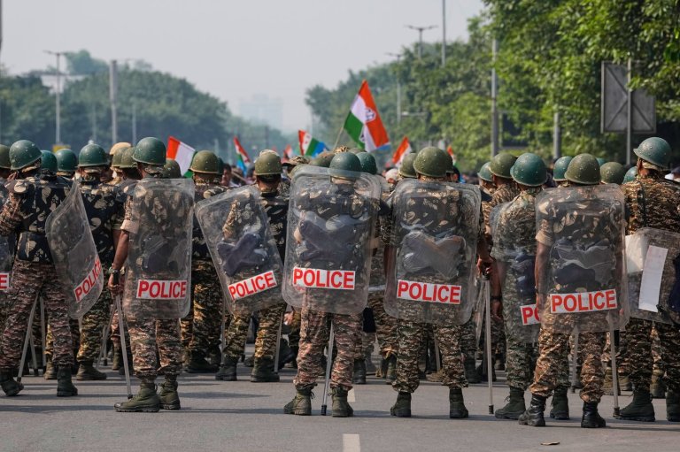 India's opposition parties march to top court as protests over voter lists escalate | iNFOnews.ca