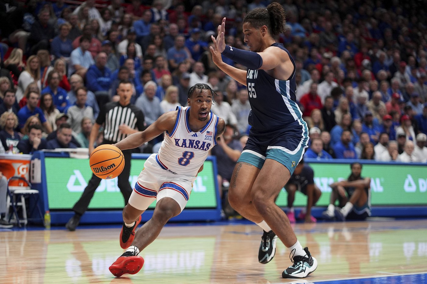 No. 1 Kansas overcomes sluggish start, beats UNC Wilmington 84-66 to give Bill Self 800th career win | iNFOnews.ca No. 1 Kansas overcomes sluggish start, beats UNC Wilmington 84-66 to give Bill Self 800th career win | iNFOnews.ca