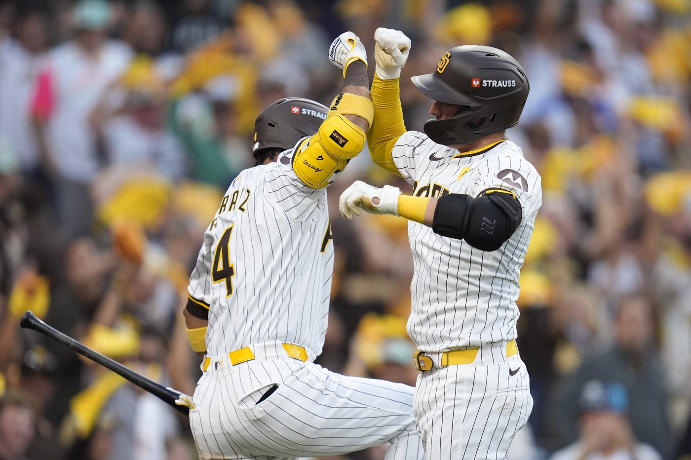 Higashioka's homer starts rally as Padres beat Braves 5-4 to sweep NL Wild Card Series | iNFOnews.ca