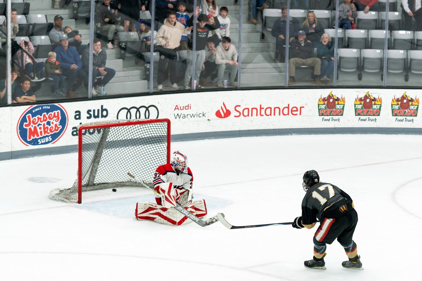Hockey player who lost family in Rhode Island shooting scores winning goal in double overtime | iNFOnews.ca Hockey player who lost family in Rhode Island shooting scores winning goal in double overtime | iNFOnews.ca