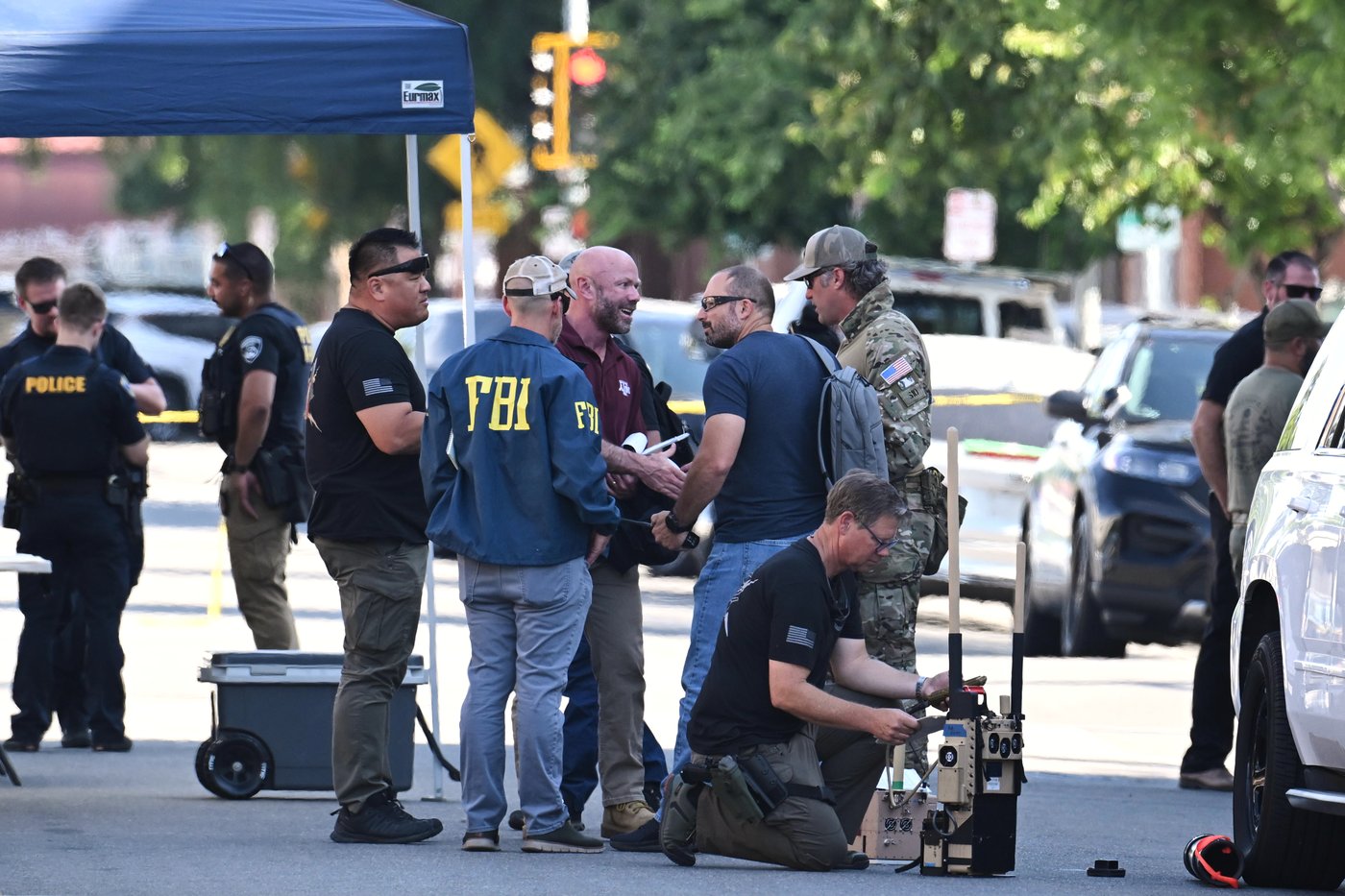 Police locked in negotiations with man in Bakersfield holding hostages | iNFOnews.ca Police locked in negotiations with man in Bakersfield holding hostages | iNFOnews.ca