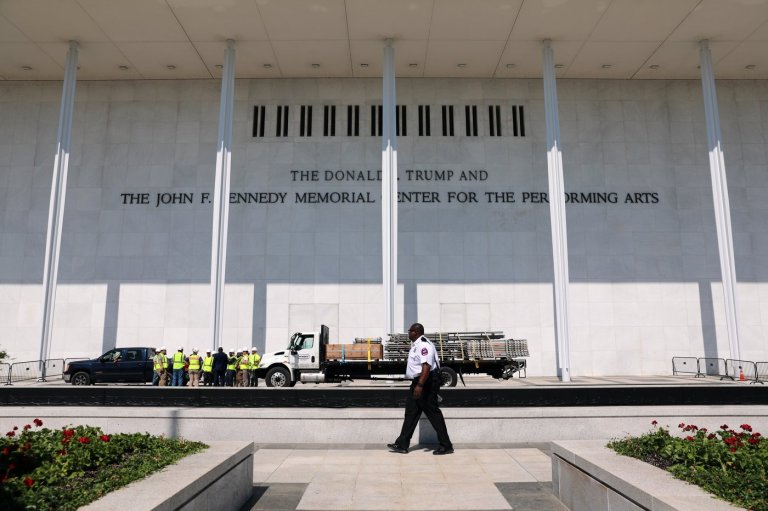 Workers prepare to remove Trump's name from the Kennedy Center, in photos | iNFOnews.ca