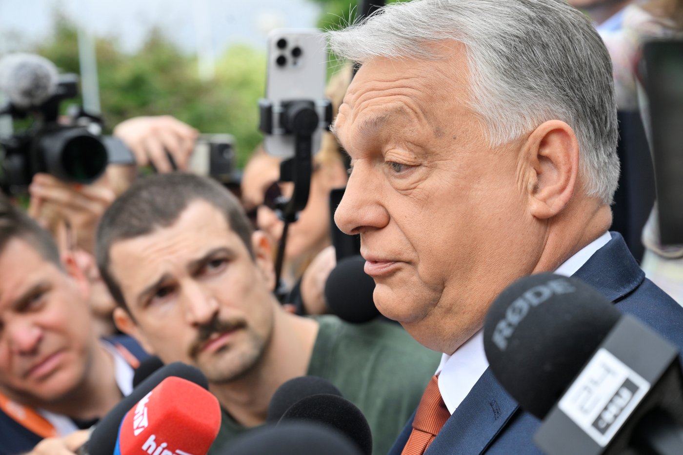As Hungary’s new leader joins EU summit, sidelined Orbán meets with far-right allies in Brussels | iNFOnews.ca